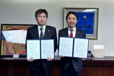 写真：協定を結んでいる様子