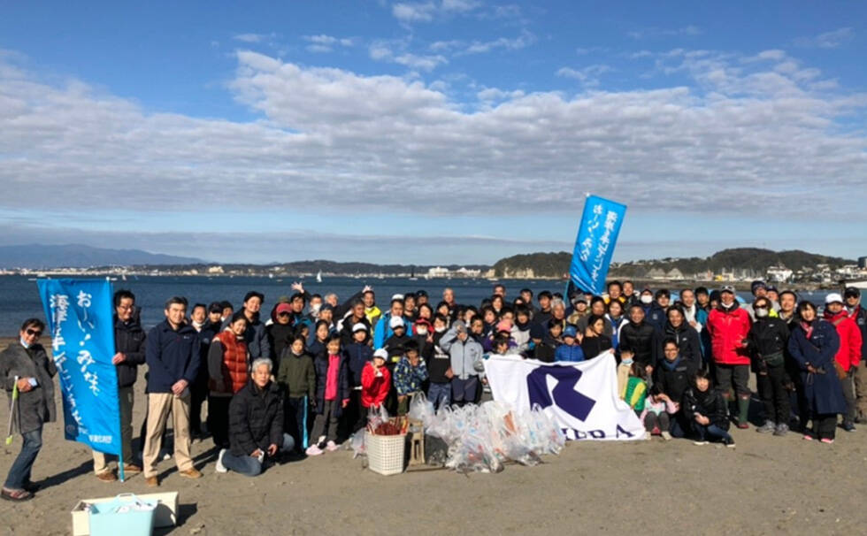 写真：リビエラ湘南ビーチクリーンの様子