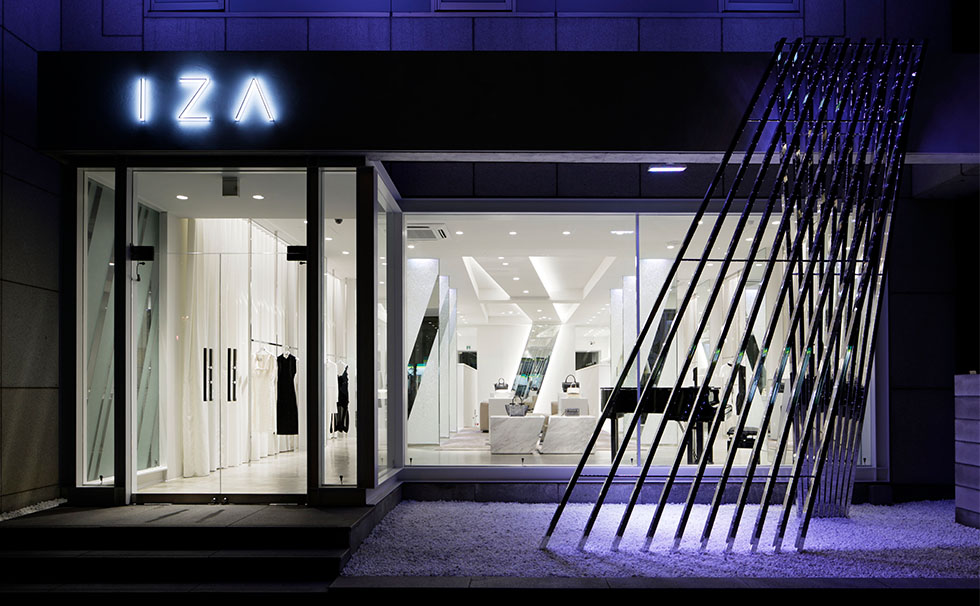 写真：I Z A外観