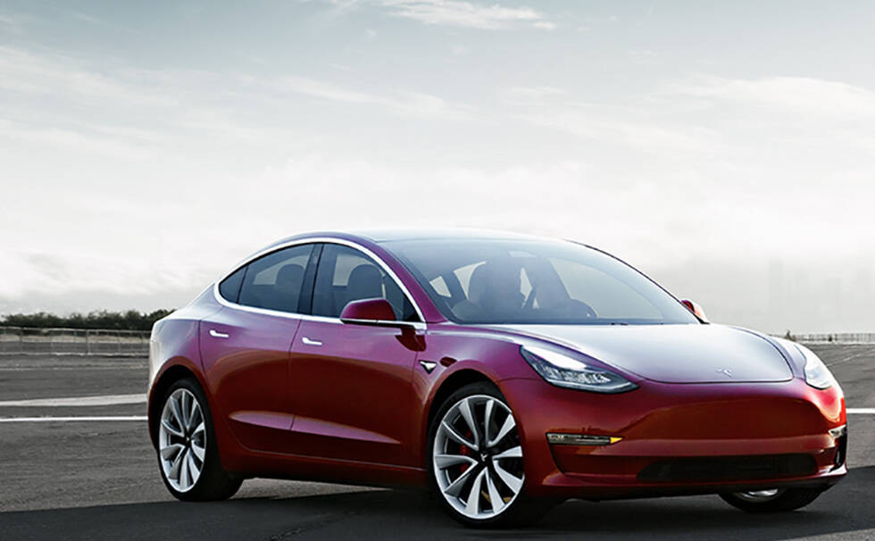 写真：TESLA Model 3　パフォーマンス