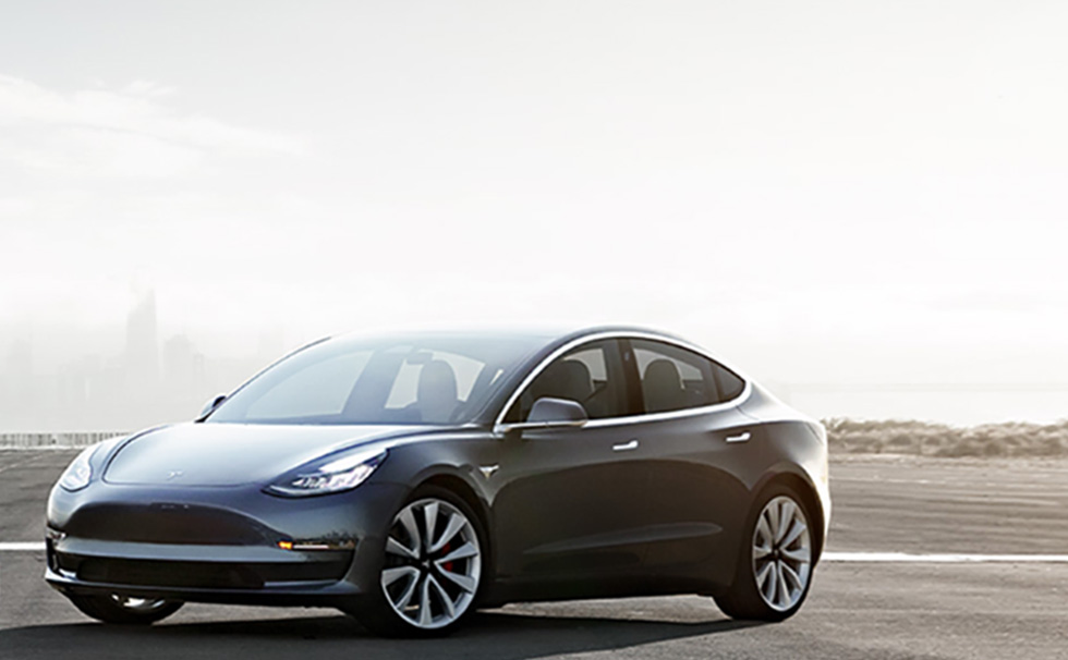 写真：TESLA Model 3　スタンダードレンジプラス