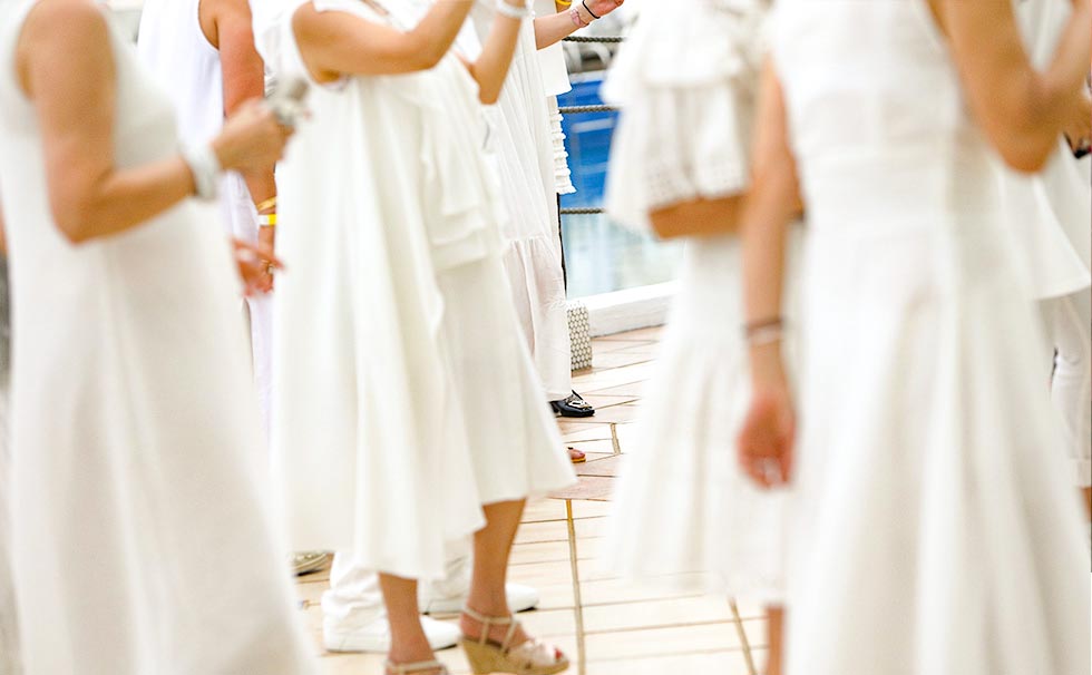 写真:ホワイトパーティーの様子