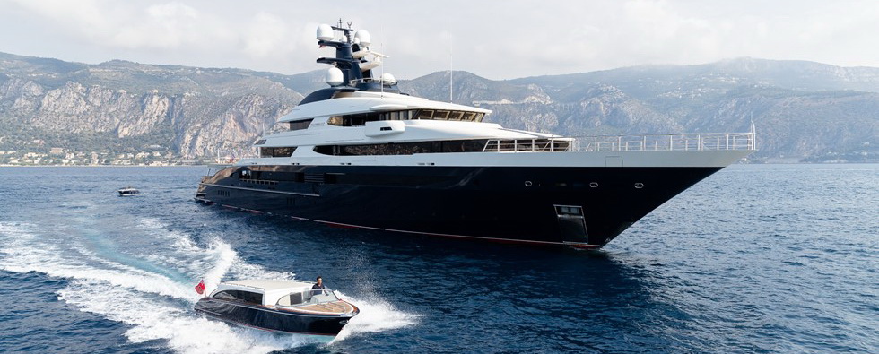 写真：スーパーヨット