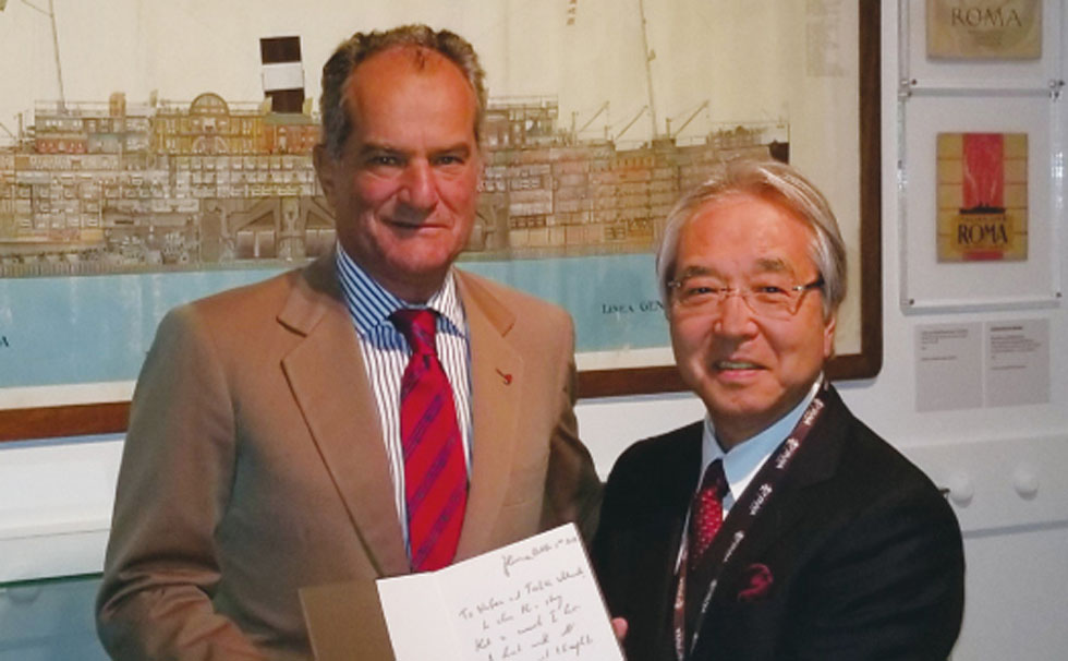 写真：Nauter's Swan社オーナー レオナルド・フェラガモ氏と