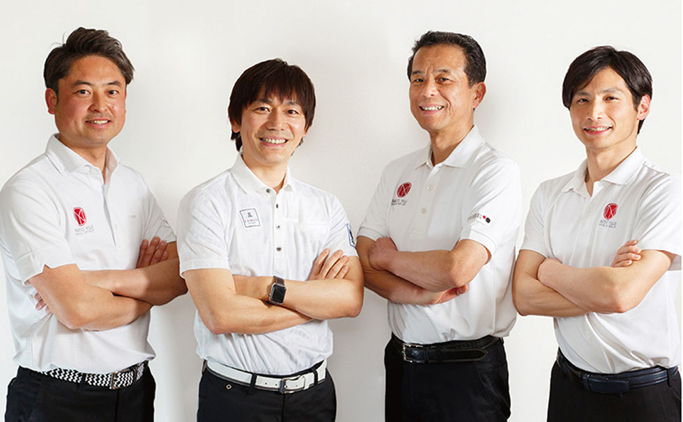 写真：「NYSG」コーチングスタッフの面々