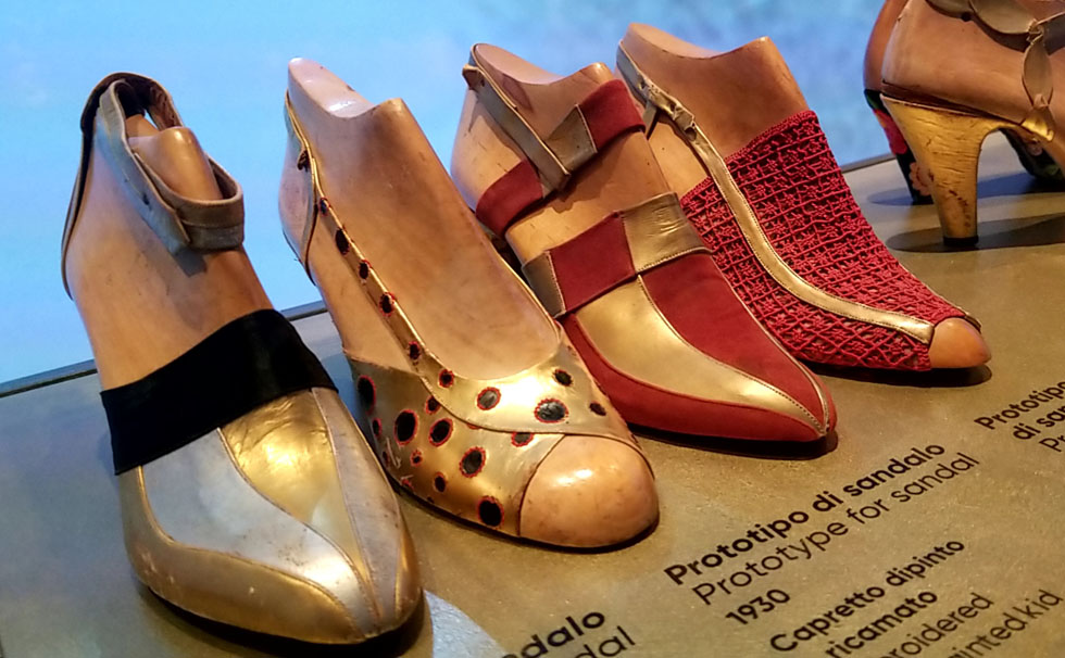 写真：「 フェラガモ・ミュージアム」の貴重な展示品