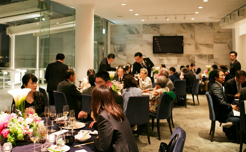 写真：「ベイショア」でディナーパーティ