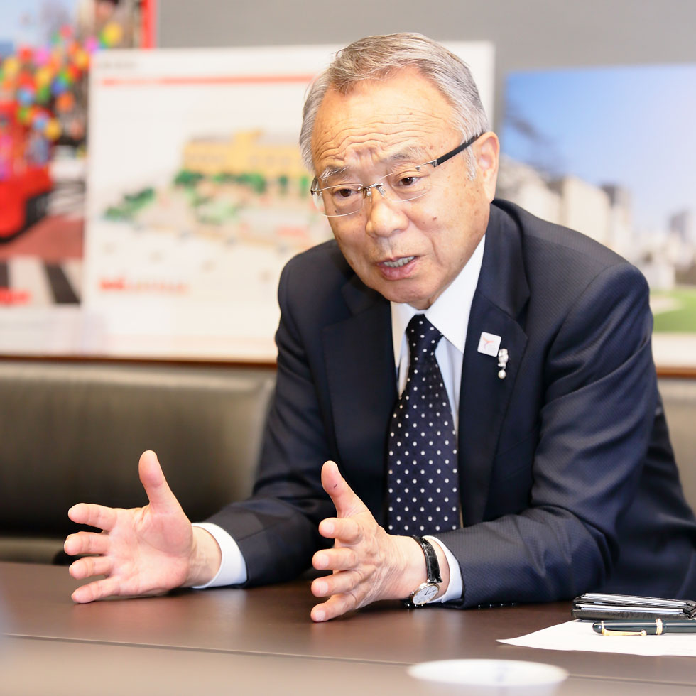 写真:高野之夫氏