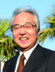 写真：株式会社リビエラホールディングス　代表取締役会長兼社長　渡邊 曻