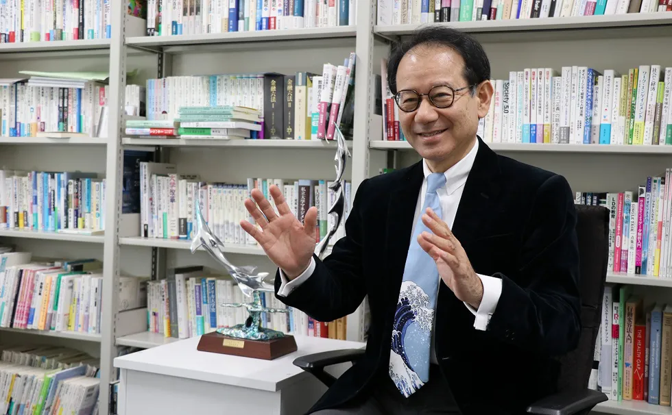 写真：鈴木 寛氏