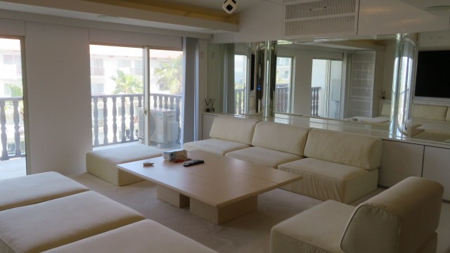 写真：逗子マリーナ2号棟室内1