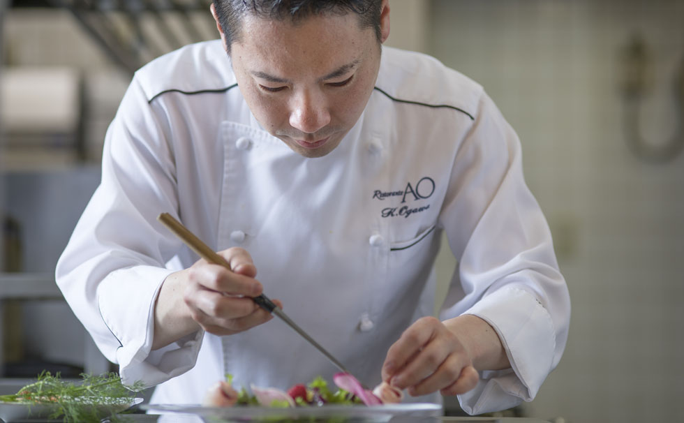 写真：優秀公邸料理長の伊藤