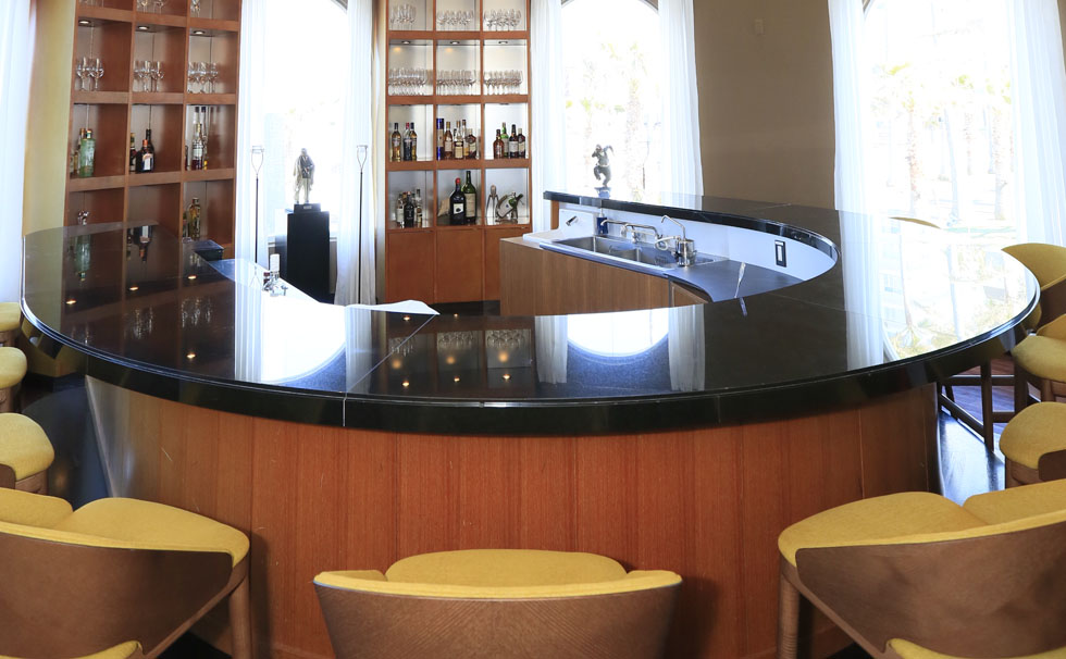 写真：CAPTAIN'S BAR