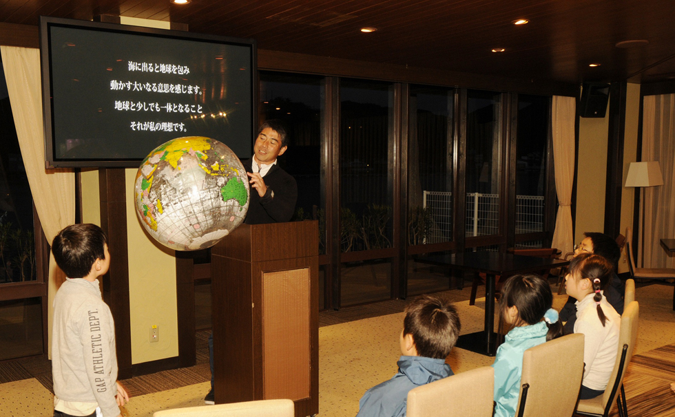 写真：塾長を務める様子