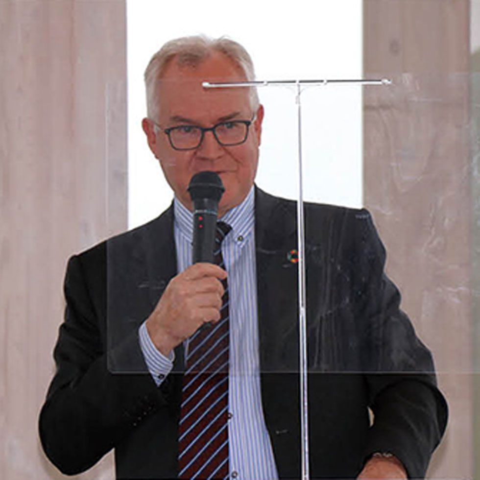 写真:ペッカ・オルパナ閣下