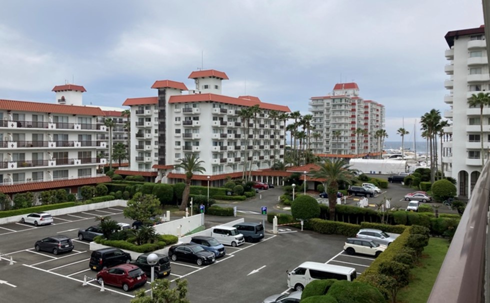 写真：逗子マリーナ７号棟眺望